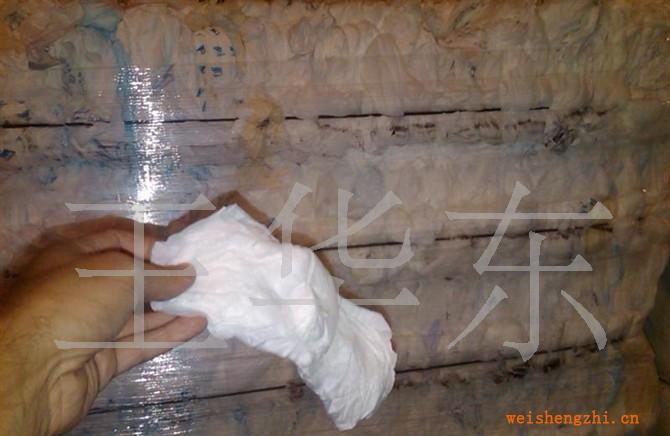 国外次品成人尿裤用于回收打浆。