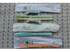 格林豪泰连锁酒店客房一次性环保纸包装牙刷排骨梳子两面针牙膏