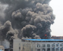 火炎焱！一纸箱厂不到一天内连烧两次！