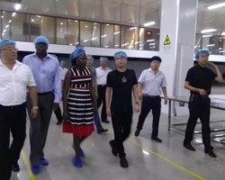 乌干达“一带一路国际产能合作”代表莅临恩邦生活用品公司考察