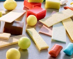 粘上口香糖不再烦！一张面巾纸解决鞋底口香糖！